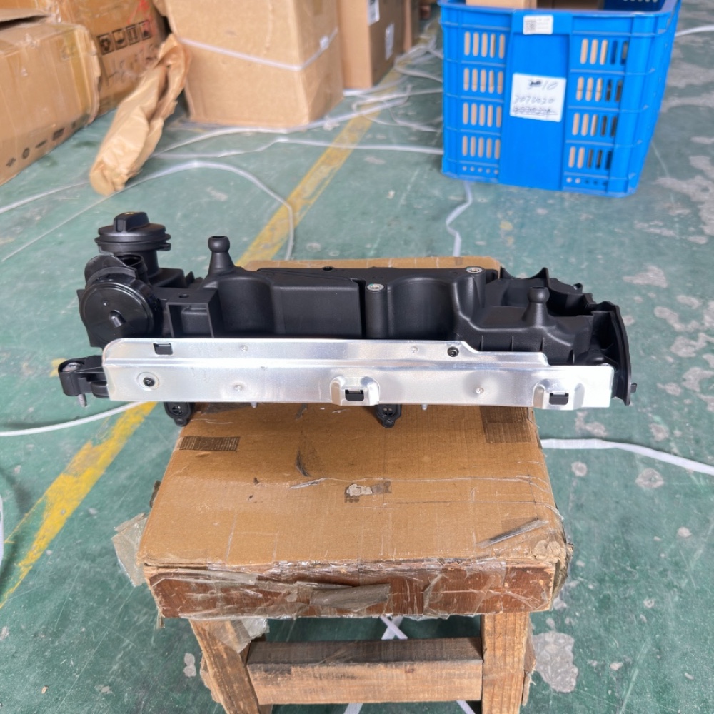 -valve-cover-05l103469c-6