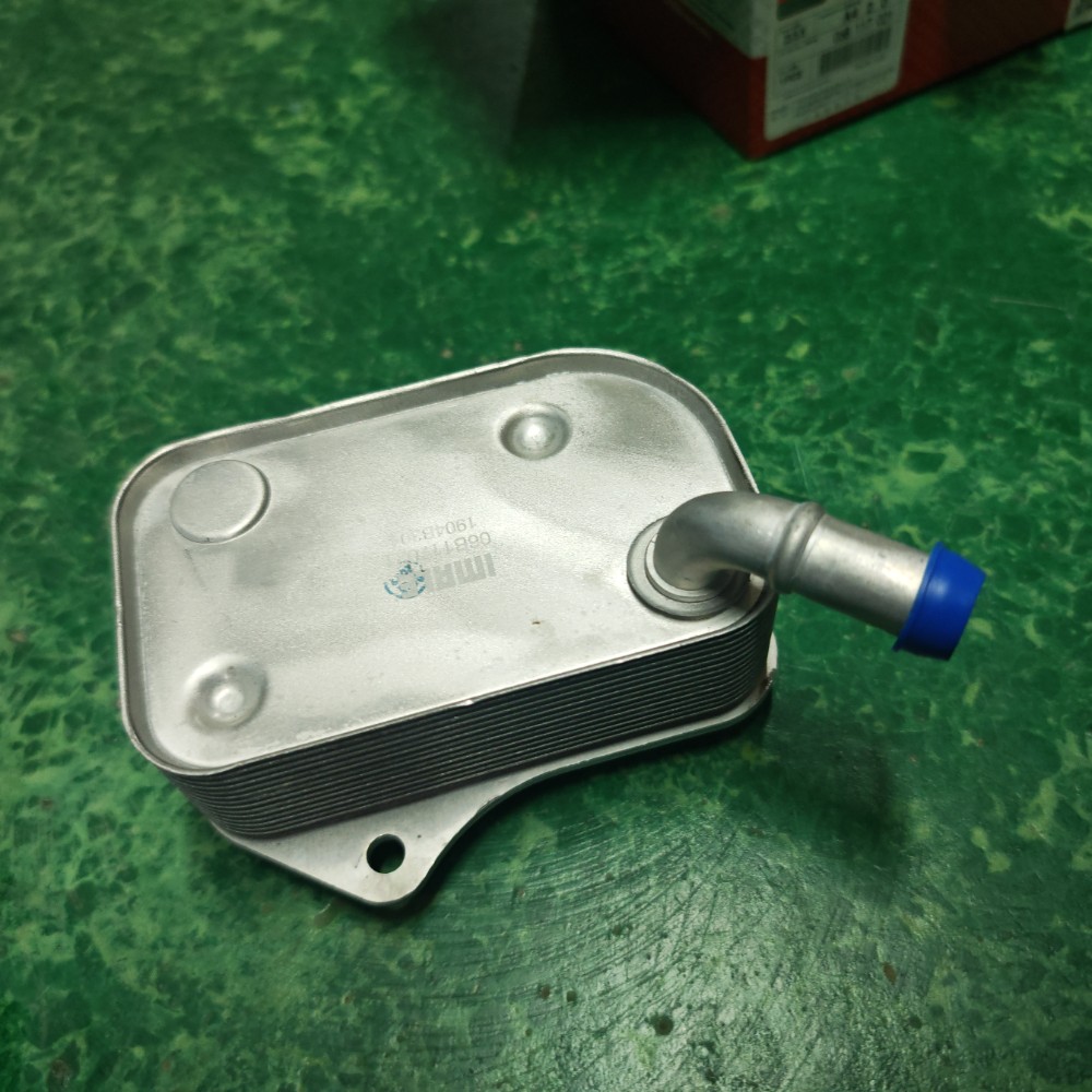 a4-2.0-oil-cooler-06b117021-6