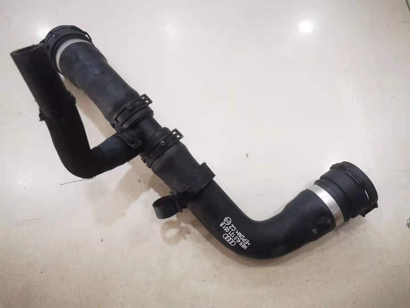audi-pipe-4l0121051b