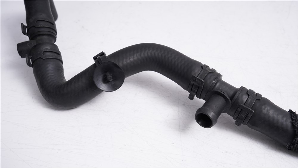 audi-pipe-7l8121070ae-6