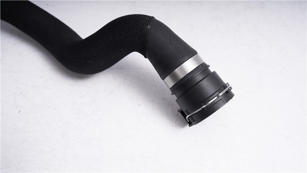audi-pipe-8r0121101-6