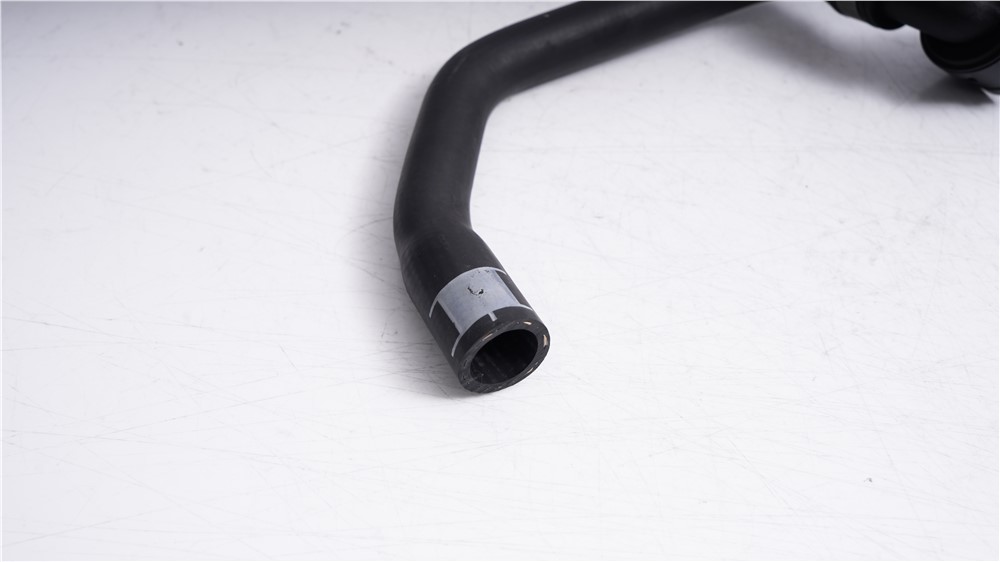 audi-pipe-8r0819332g-26