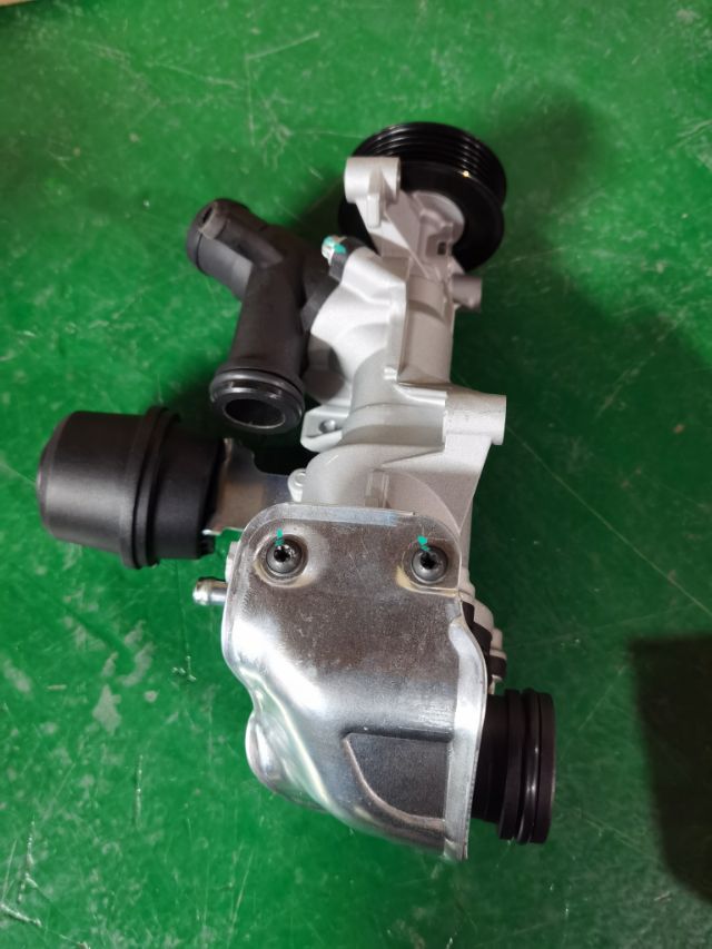 bomba-de-água-benz-270-a2702000401