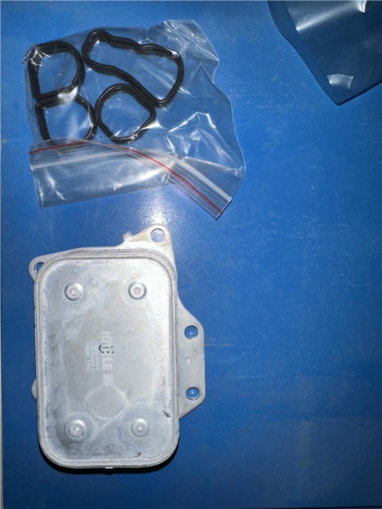 benz-270910-260920-oil-cooler-a2701800610-4