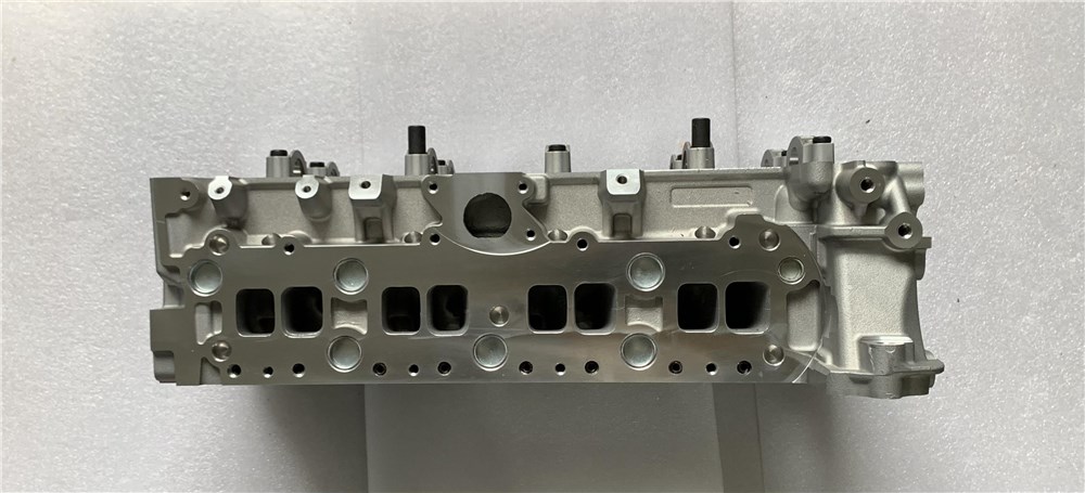 Benz-651-Zylinderkopf-6510103020-66