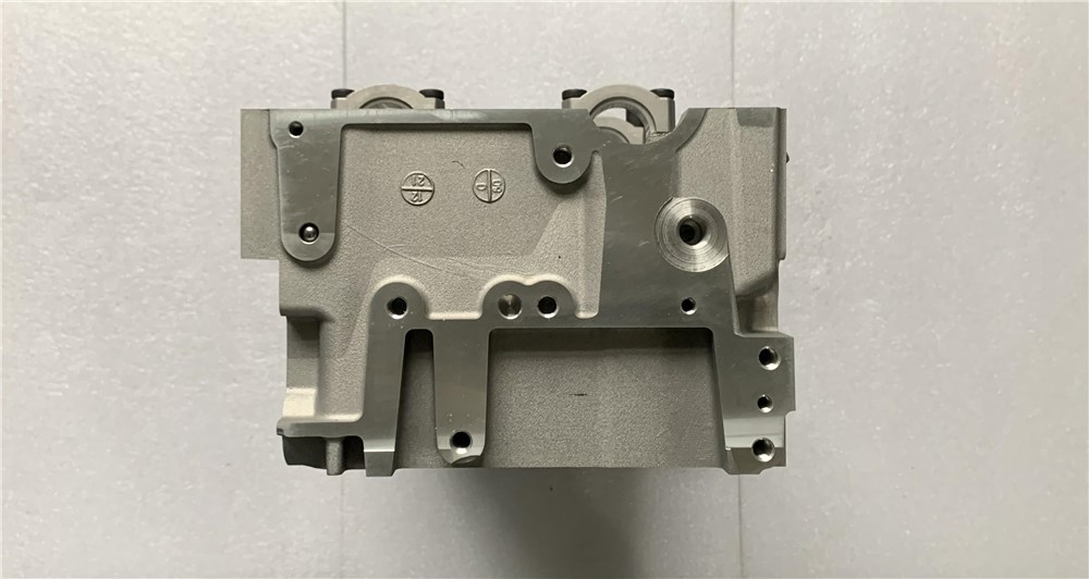 Benz-651-Zylinderkopf-6510103020-72