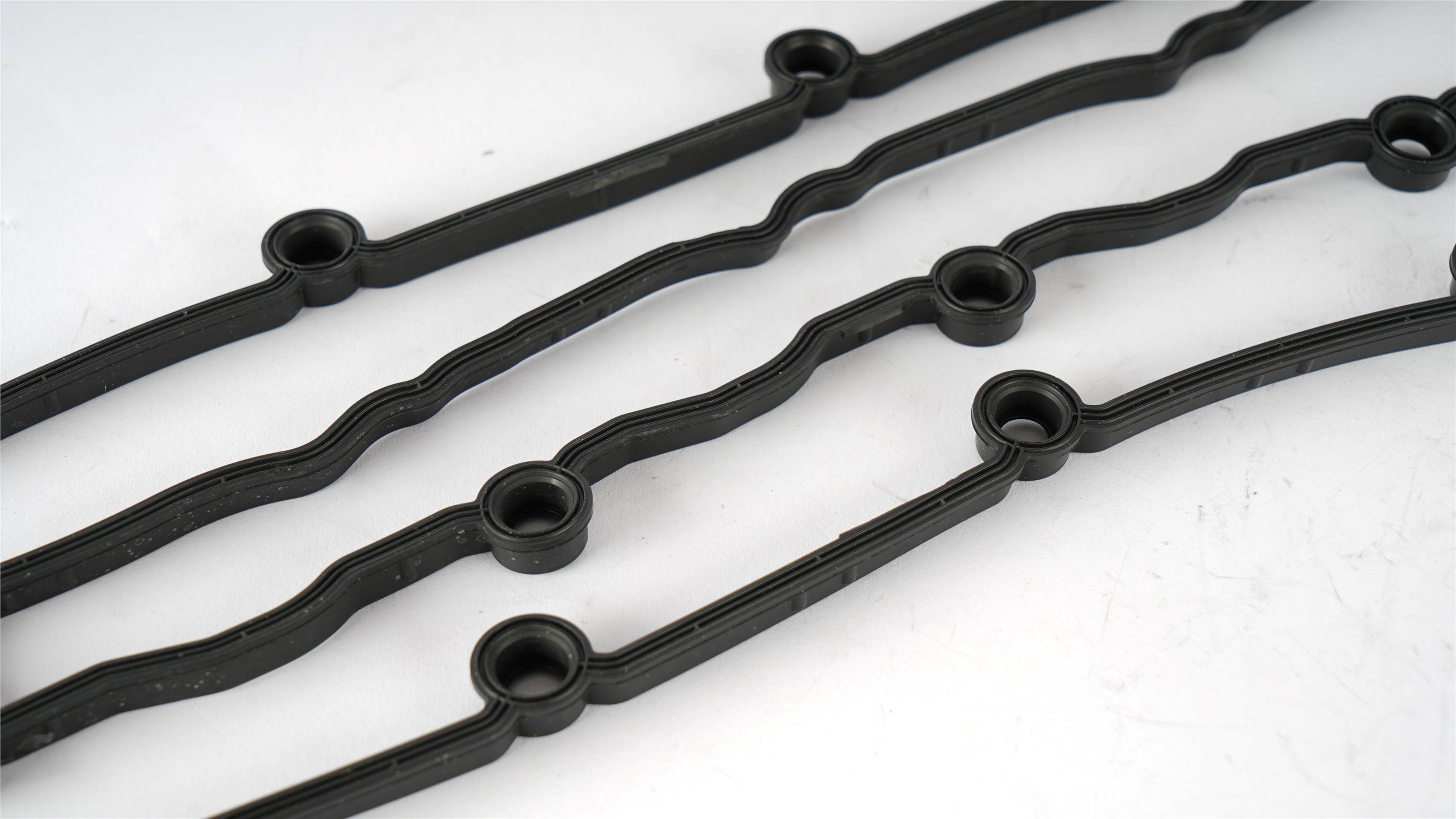 benz-651-new-valve-cover-gasket-a6510160321-4