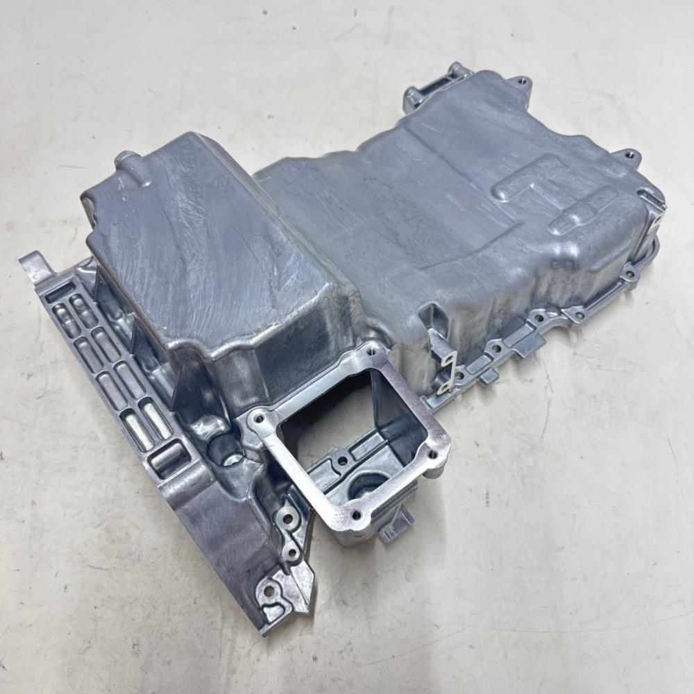 Oil pan (aluminum) A2640102700 for BENZ M264