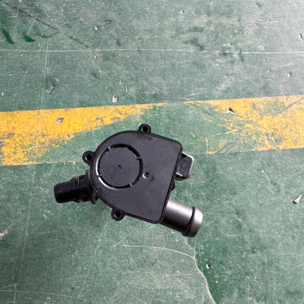 bmw--n13-additional-pump-11515a36585-4