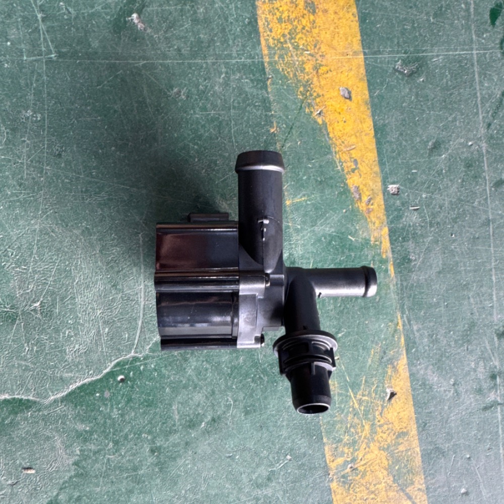 bmw--n13-additional-pump-11515a36585
