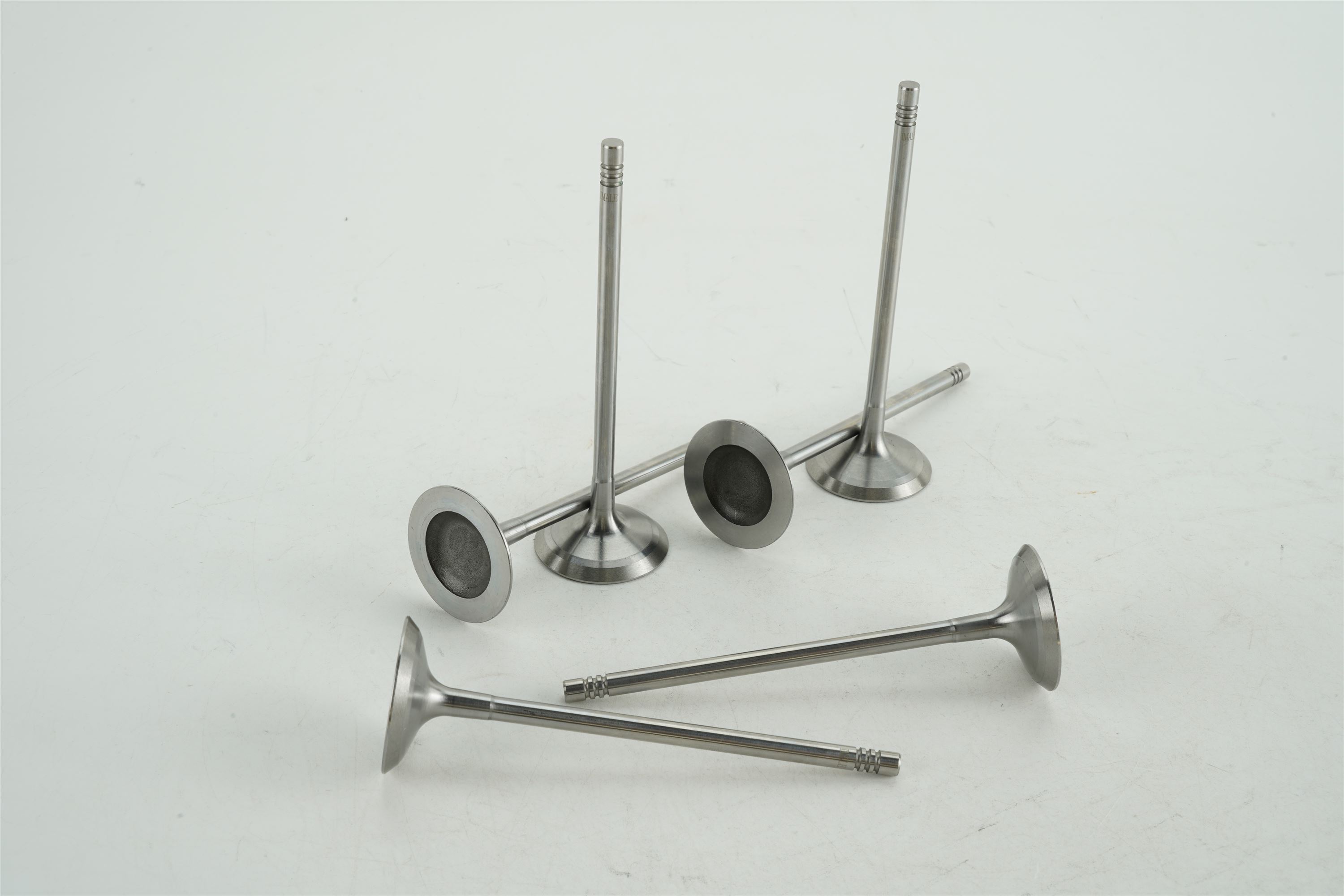 bmw-n52b25-new-and-old-general-motors-intake-valve-11347539919-4