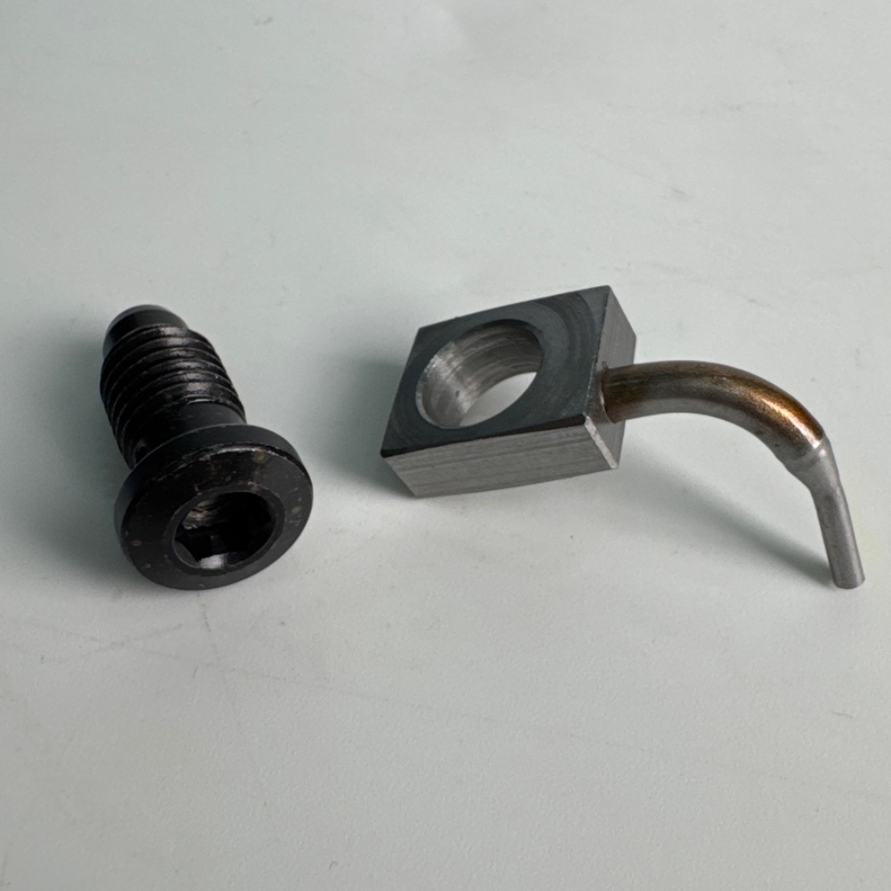 bora-1.6-1.8-1.9-cylinder-nozzle-053103157a-8