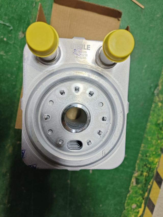 bora-diesel-1.9-oil-cooler-038117021a