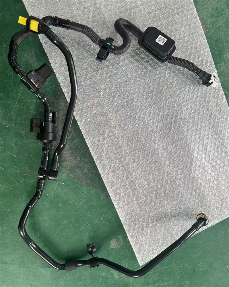 golf-a3-q3-1.5-pipe-05e133366an