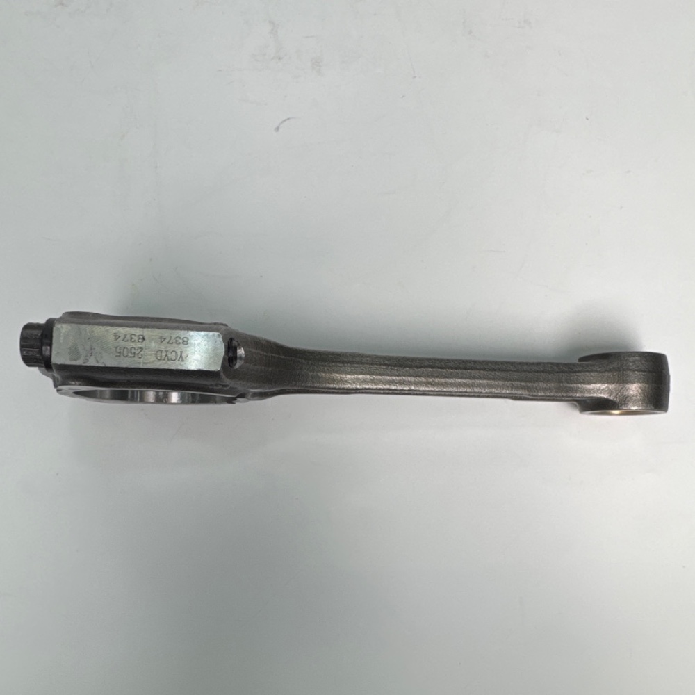 Hyundai G4NB 1.8L biela 23510-2E101-4