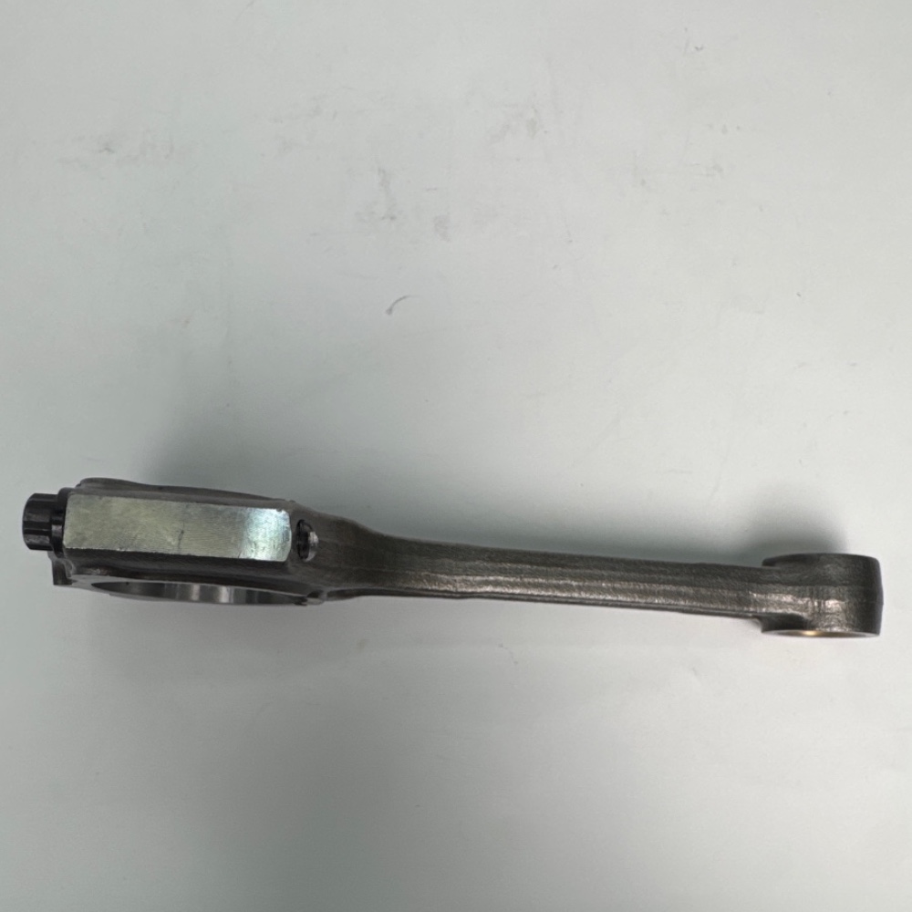 Hyundai G4NB 1.8L biela 23510-2E101-6