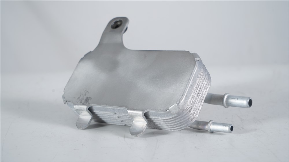 land-rover-2.7t-diesel-oil-cooler-lr031827-4