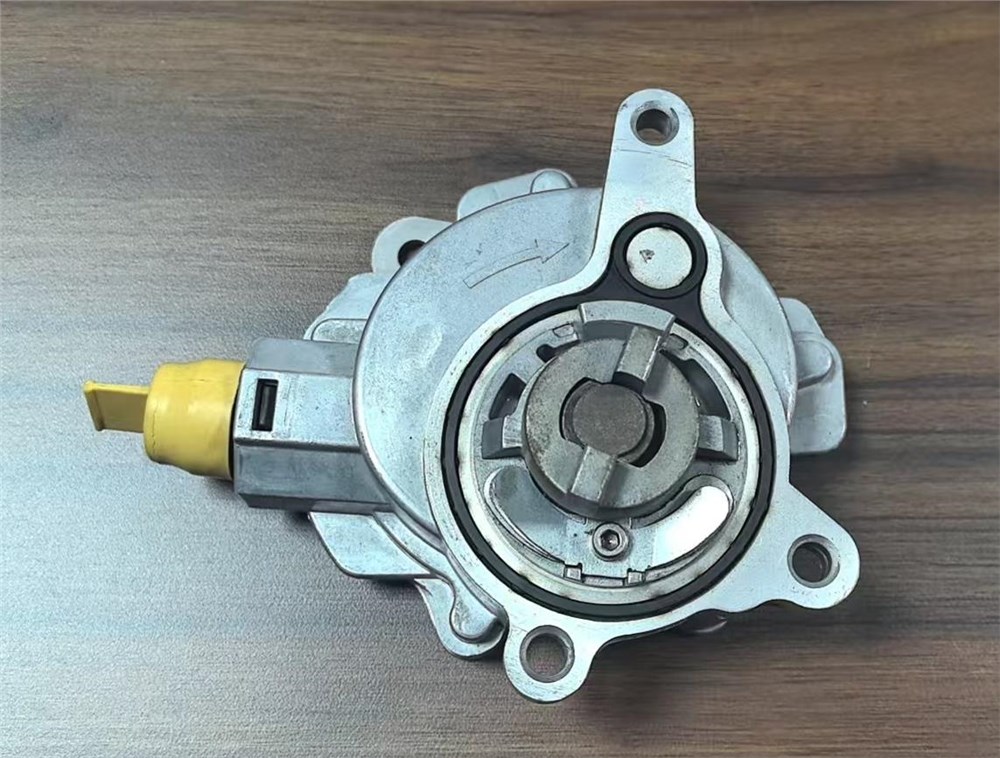 land-rover-204pt-vacuum-pump-lr047384