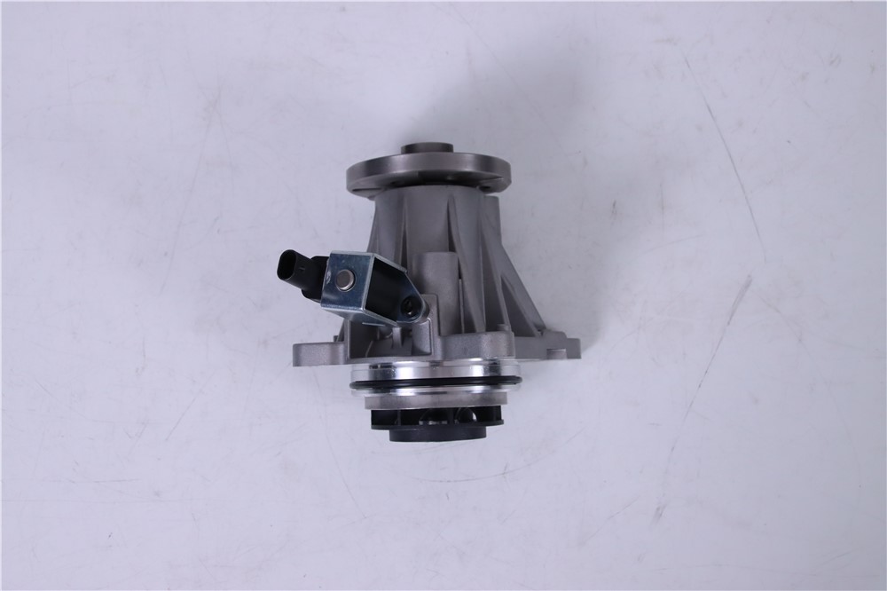 land-rover-3.0t-diesel-306dt-water-pump-lr089625-4