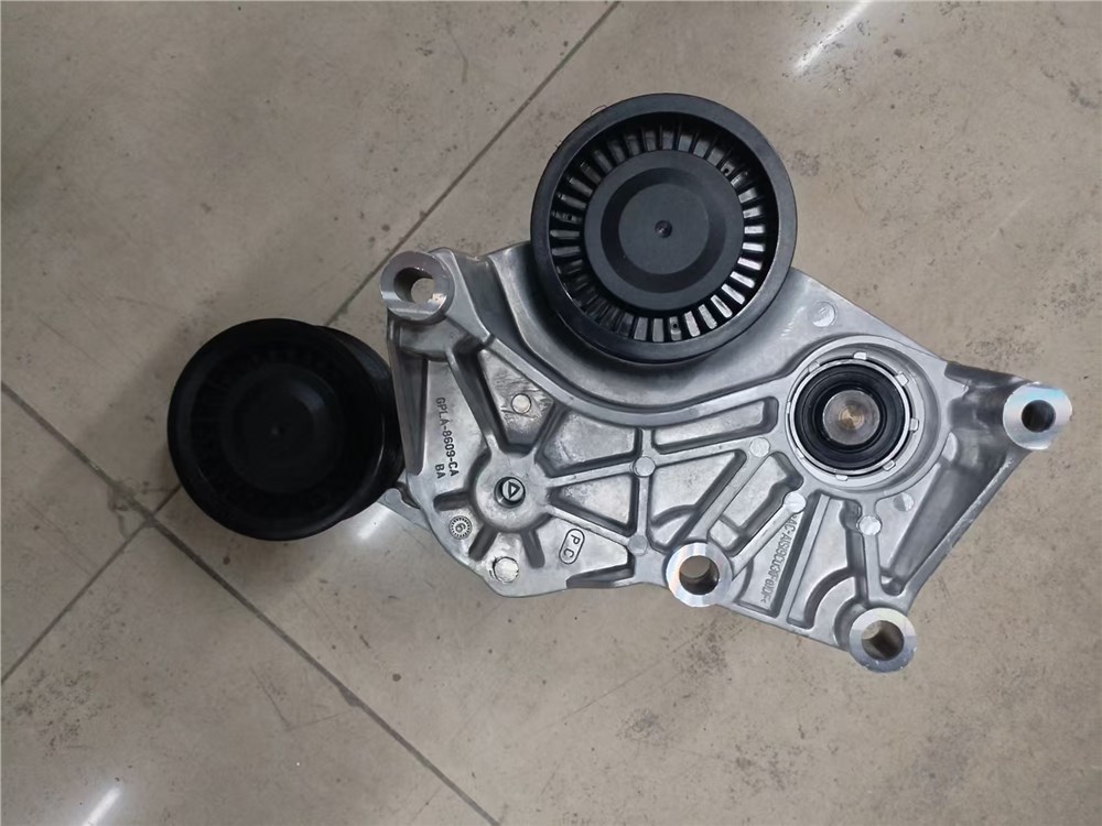 land-rover-306ps-508ps-gear-lr011786-2