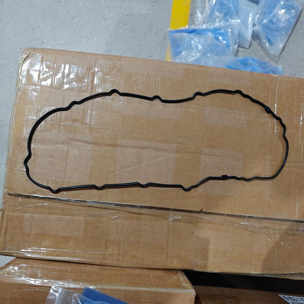 land-rover-428ps-448pn-valve-cover-gasket-lr007657