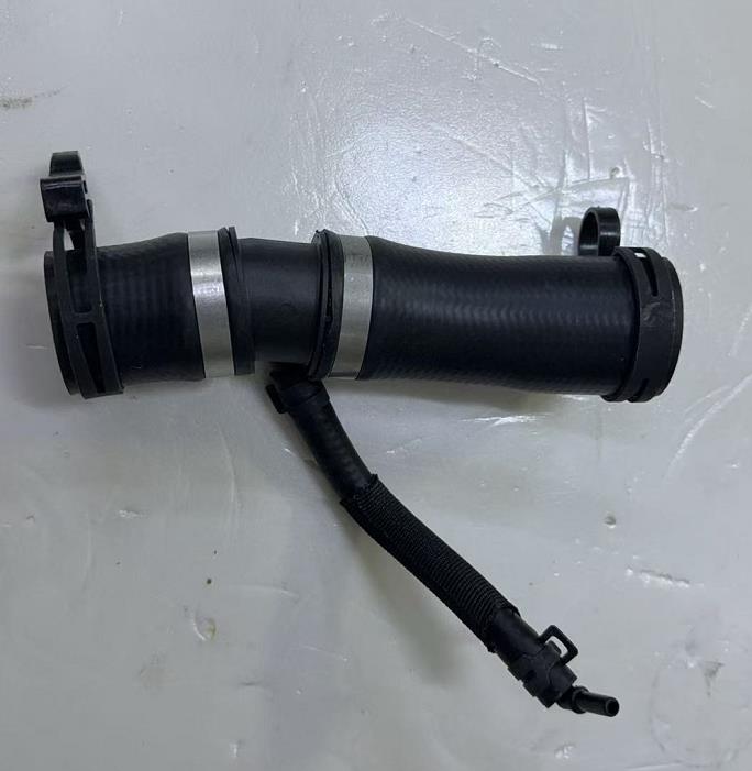 land-rover-tubo-lr049990-2