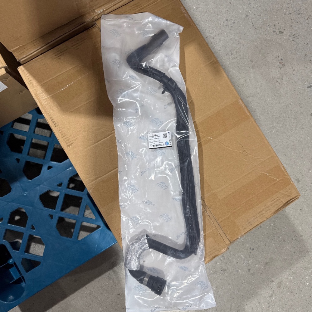 land-rover-pipe-lr054981