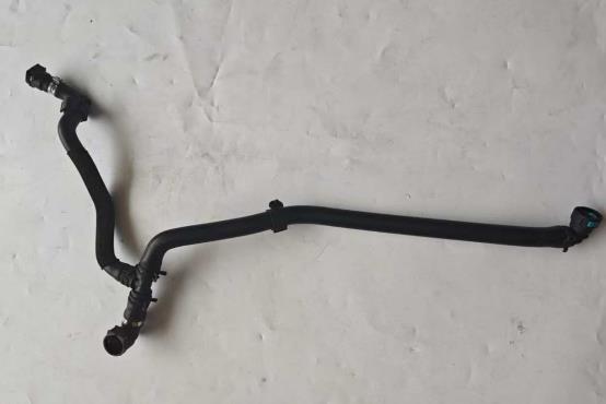 land-rover-pt204-pipe-lr106273-4