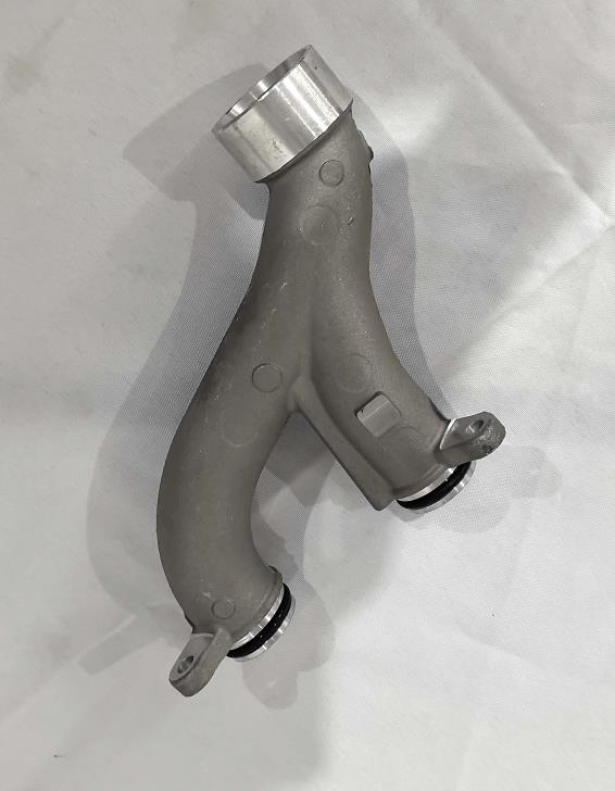 pipe LR186917 for Land Rover5.0T 508PS