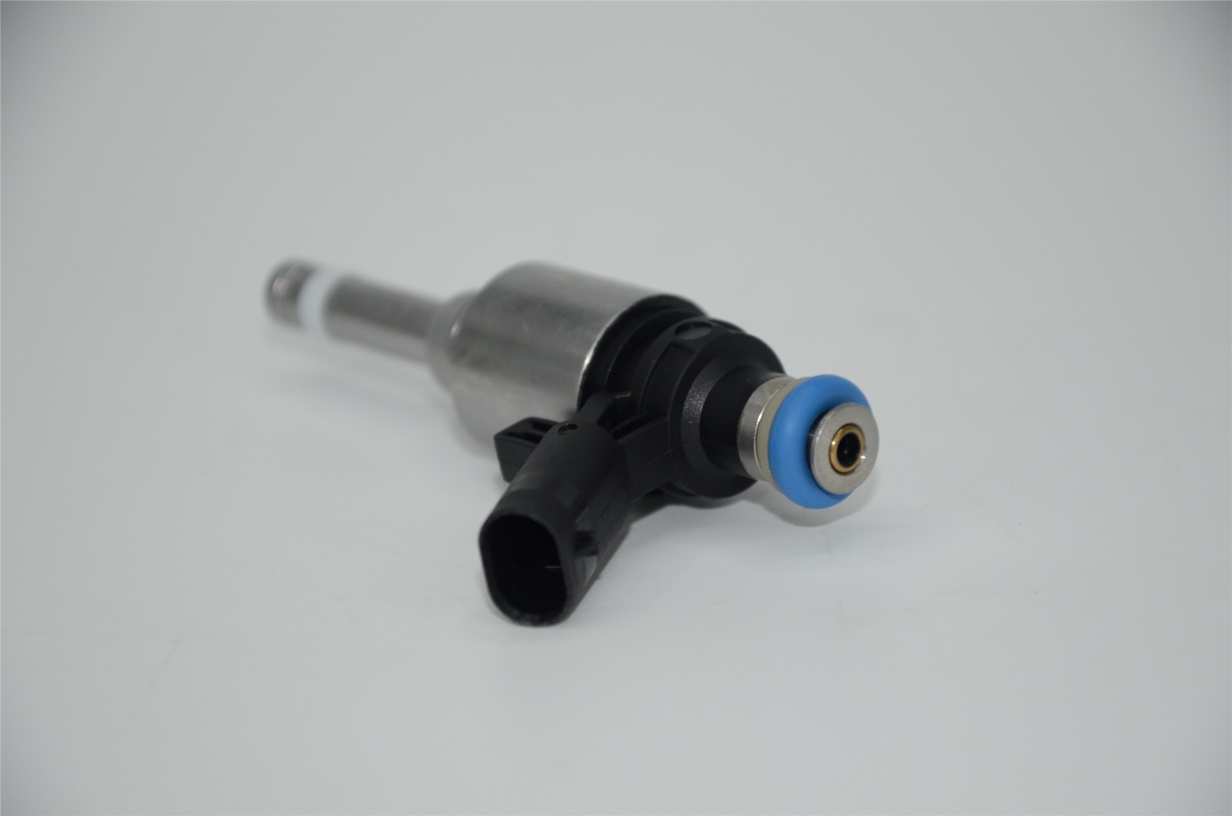 mt-2.0t-q.5-fuel-injector-06j906036r-2