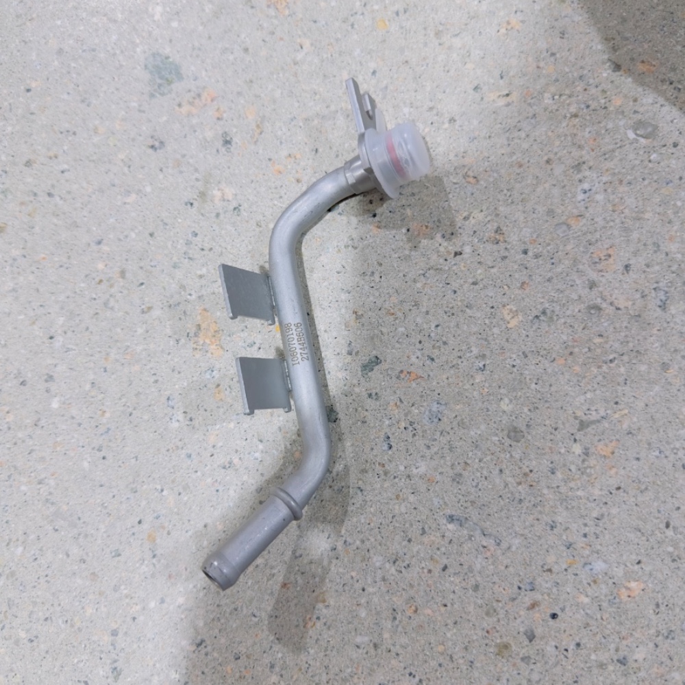 new-3.0-liter-petrol-model-of-land-rover-pt306-pipe-lr183052-2