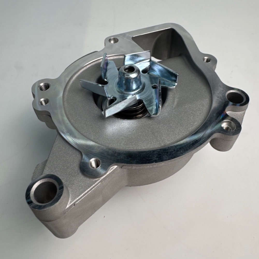 new-regal-2.4-2.0t-water-pump-12624936-106