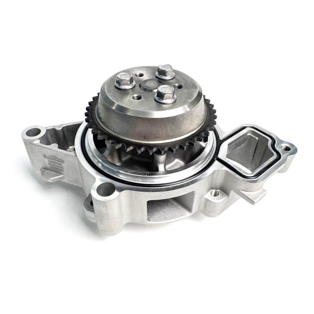new-regal-2.4-2.0t-water-pump-12624936-116