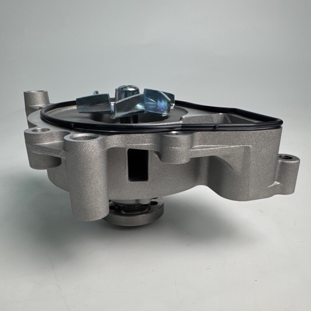new-regal-2.4-2.0t-water-pump-12624936-152