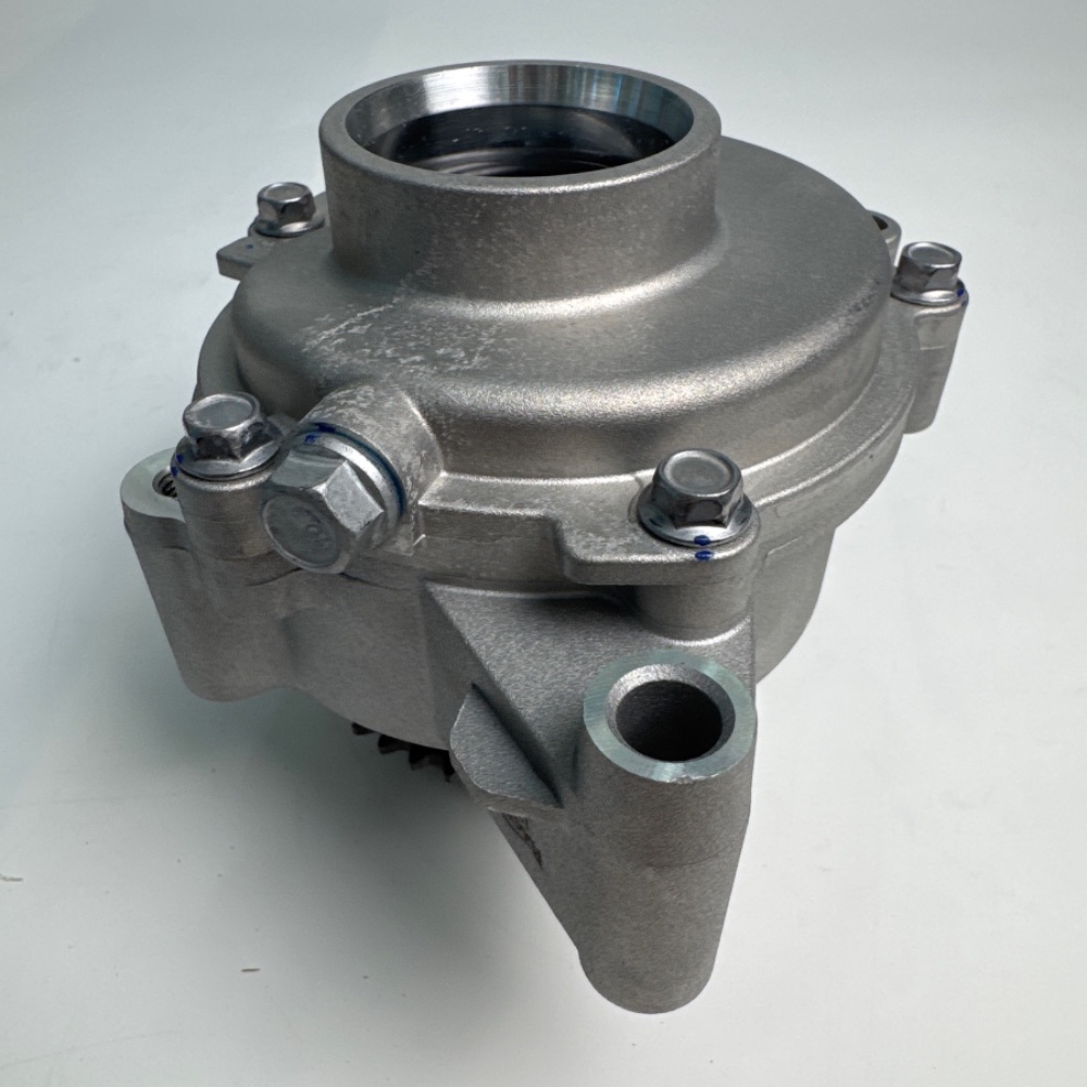 new-regal-2.4-2.0t-water-pump-12624936-4