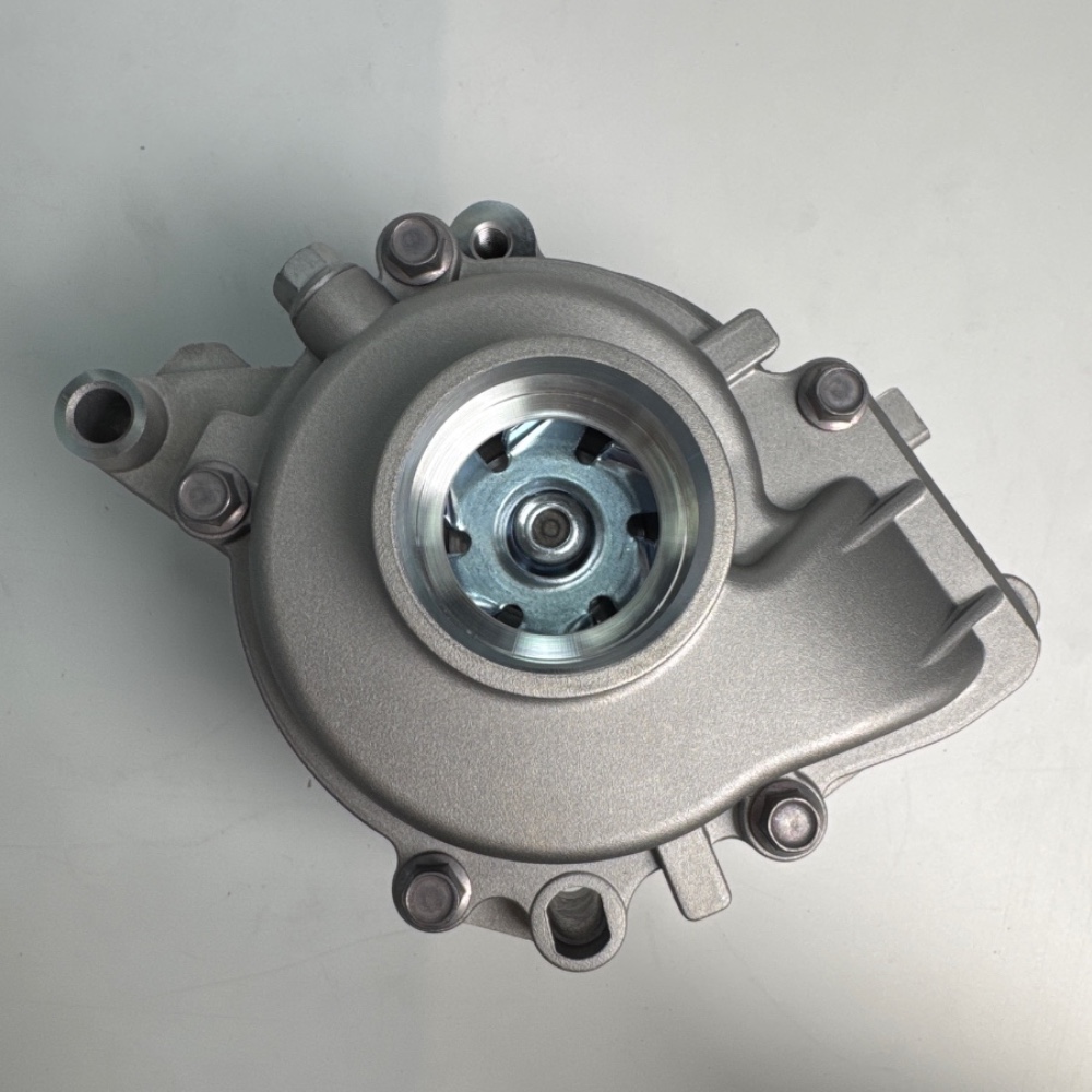 new-regal-2.4-2.0t-water-pump-12624936-48
