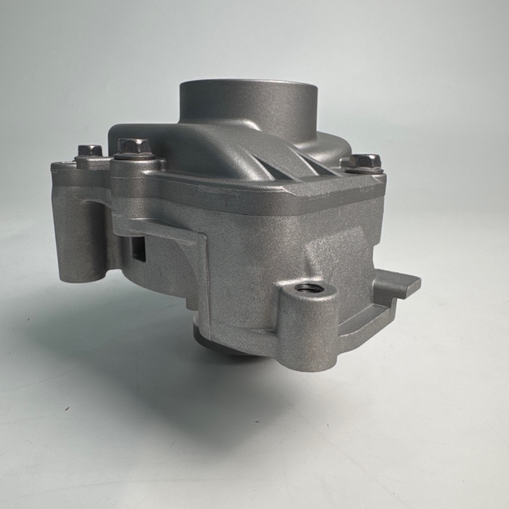 new-regal-2.4-2.0t-water-pump-12624936-52