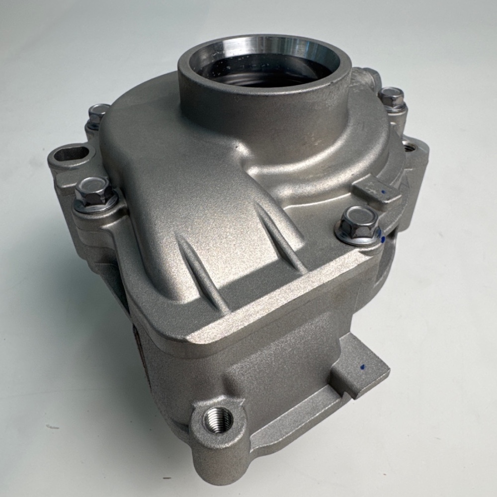new-regal-2.4-2.0t-water-pump-12624936-8