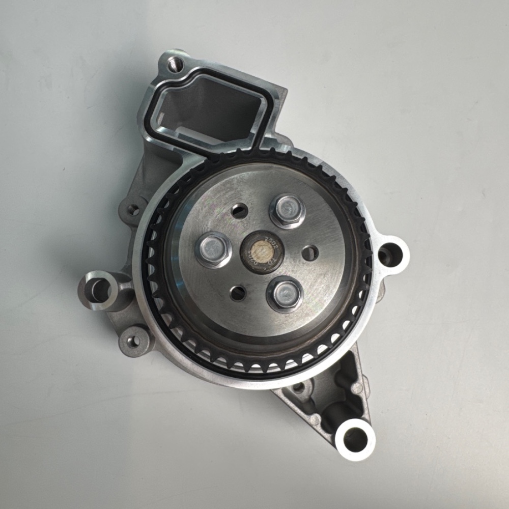 new-regal-2.4-2.0t-water-pump-12624936-96
