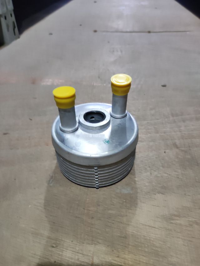 polo-1.4-1.6-oil-cooler-09g409061