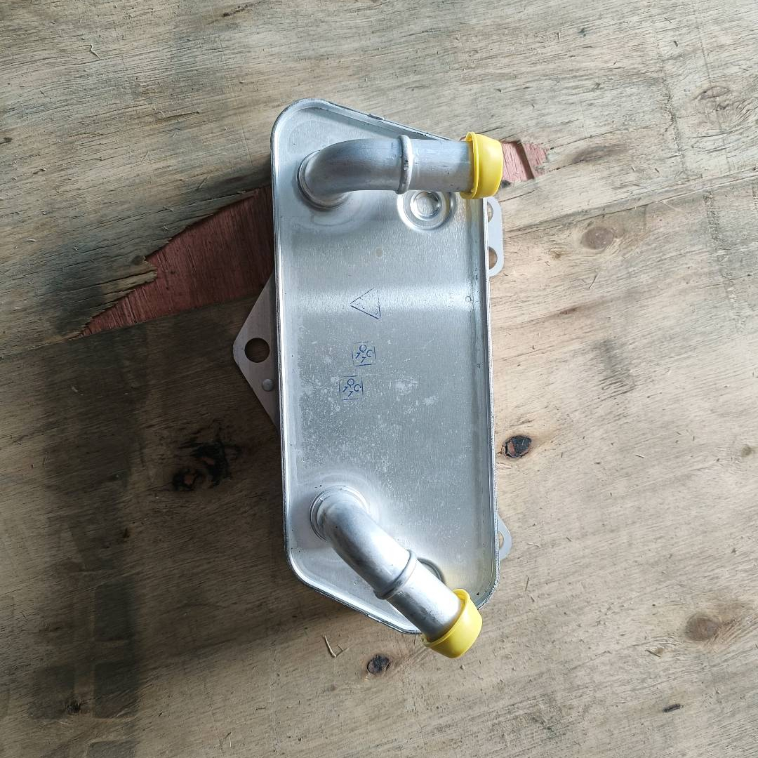 q3-tiguan-golf-oil-cooler-02e409061d
