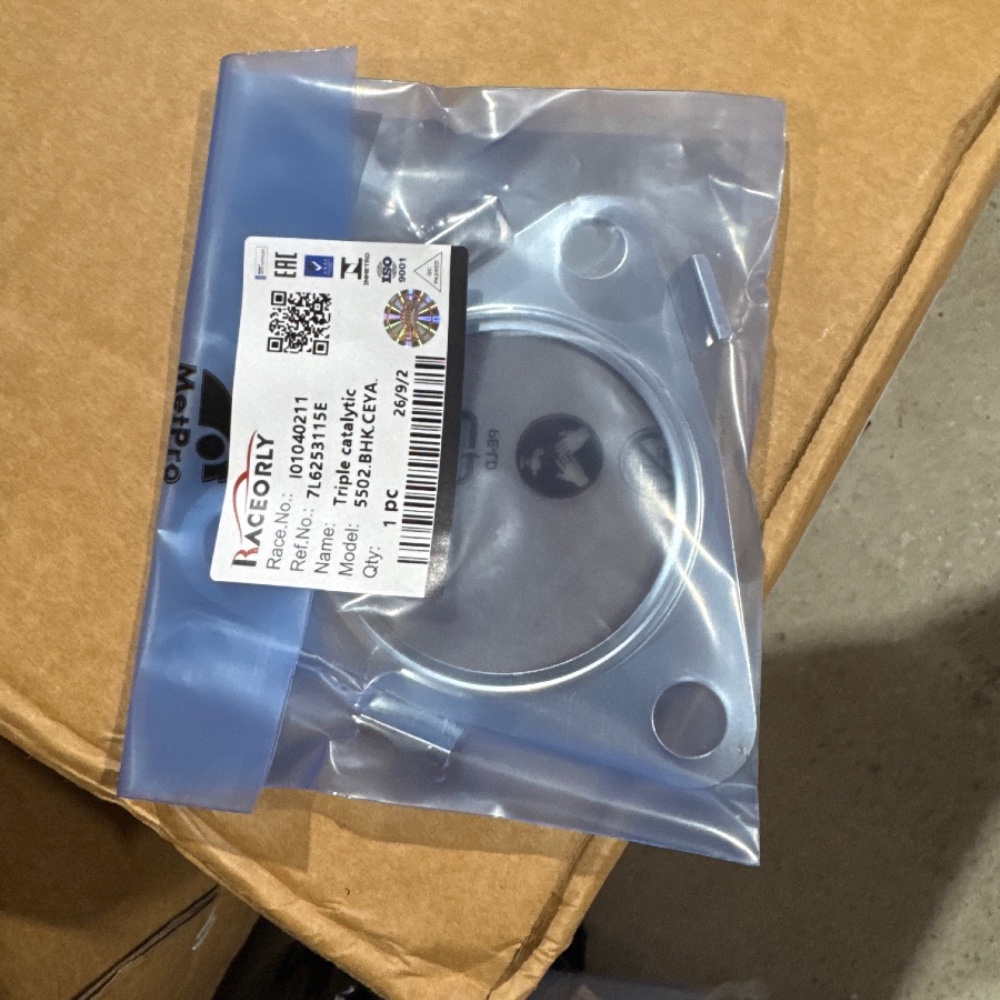 q7-3.6-triple-catalytic-pad-7l6253115e-2