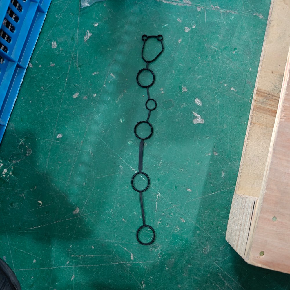 q7-4.2-gasket-079103650c