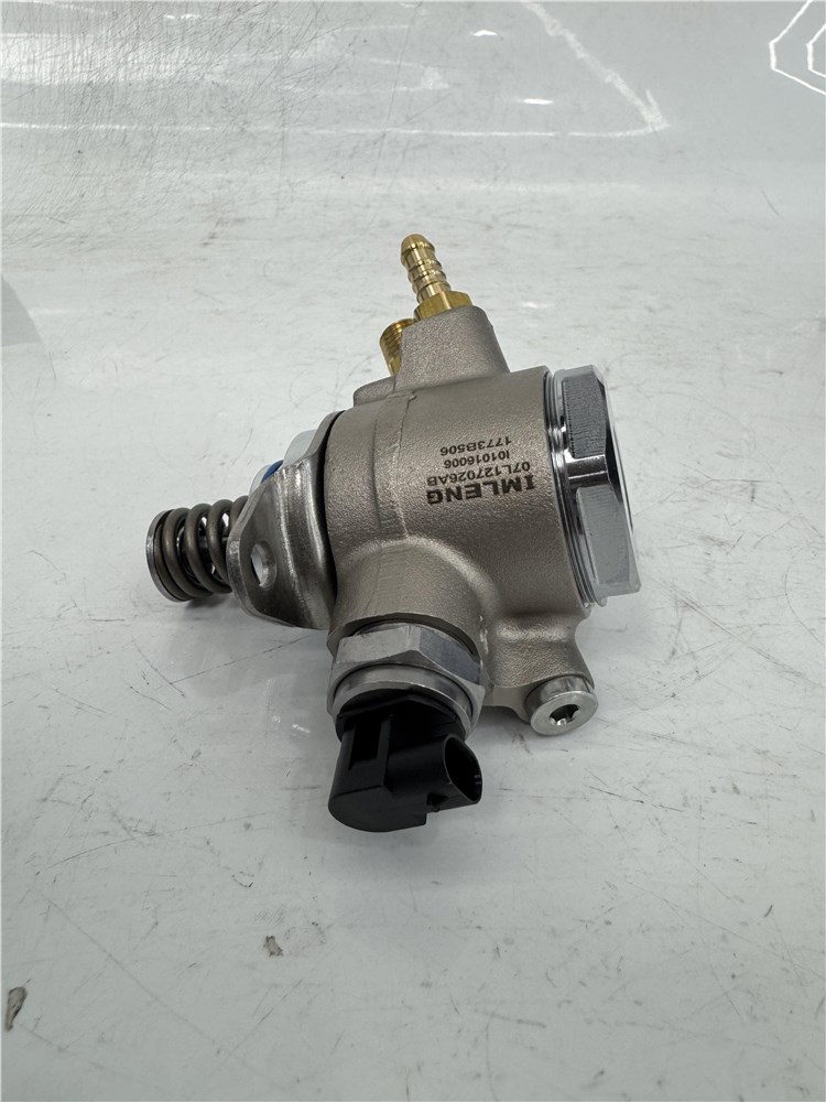q73.0t--c72.5-c72.8-fuel-pump-07l127026ak-12