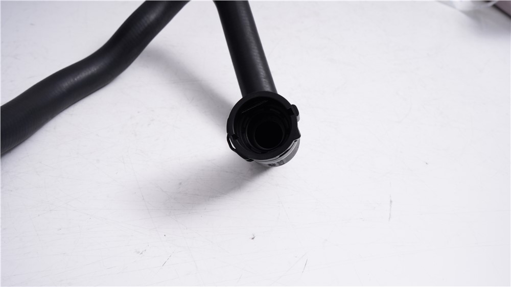 vw-pipe-8d0819371h-14