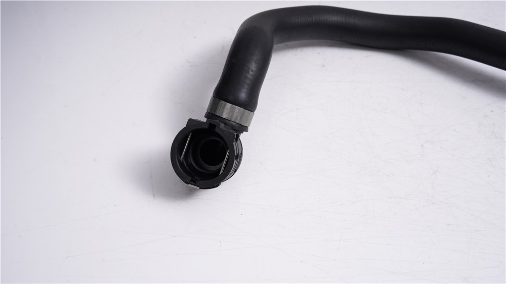 vw-pipe-8d0819373n-6